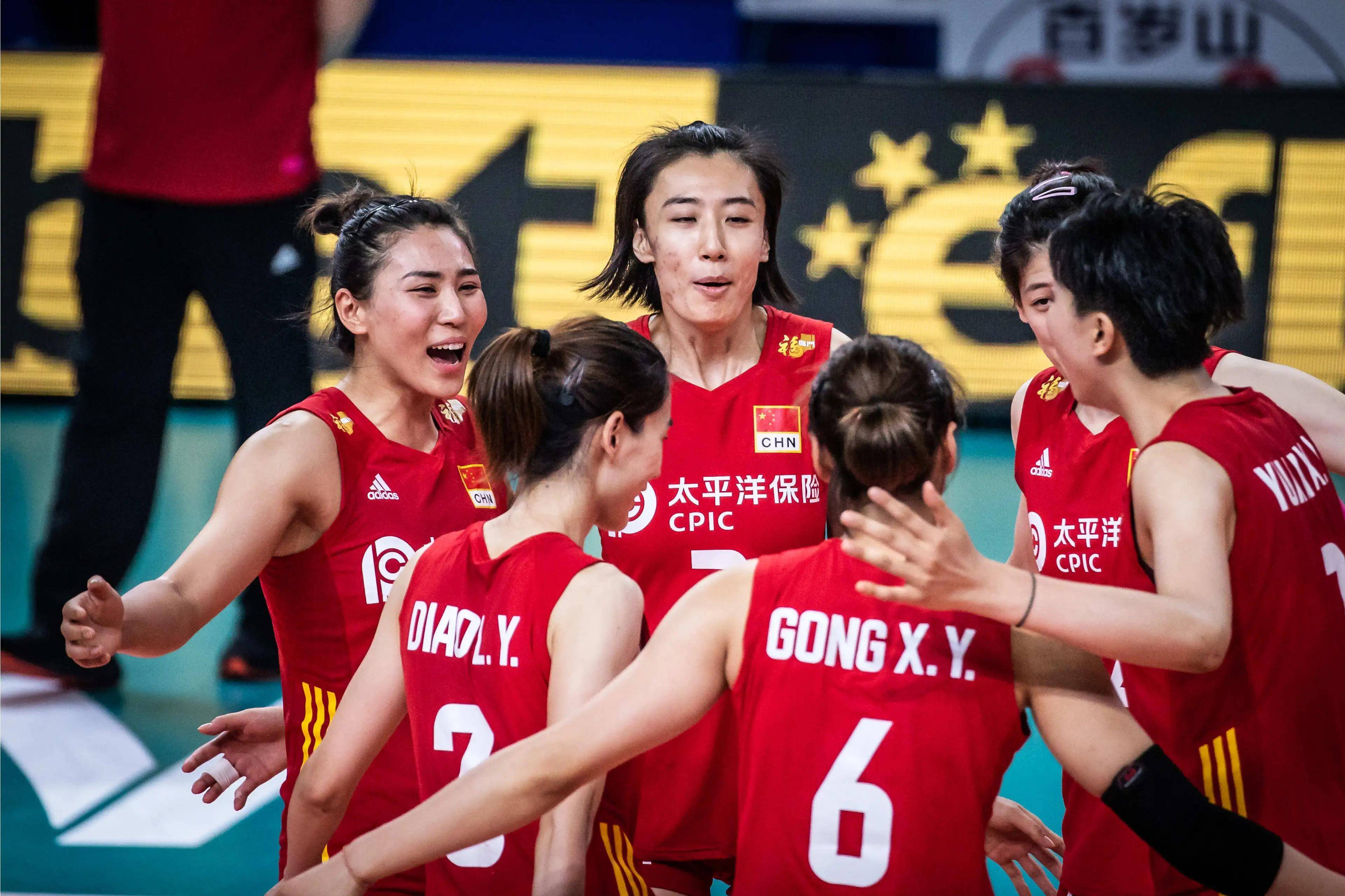 塔图姆强势横扫中国女排晋级半决赛，状态火热！